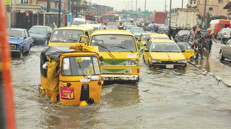 Man slumps, dies while pushing car in flood