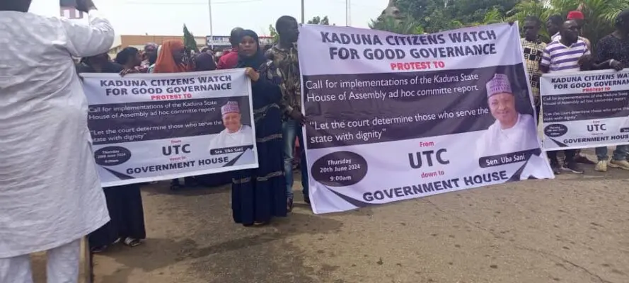 Protesters Storm Kaduna Govt House, Demand El-Rufai’s Arrest Over Alleged N423bn Fraud