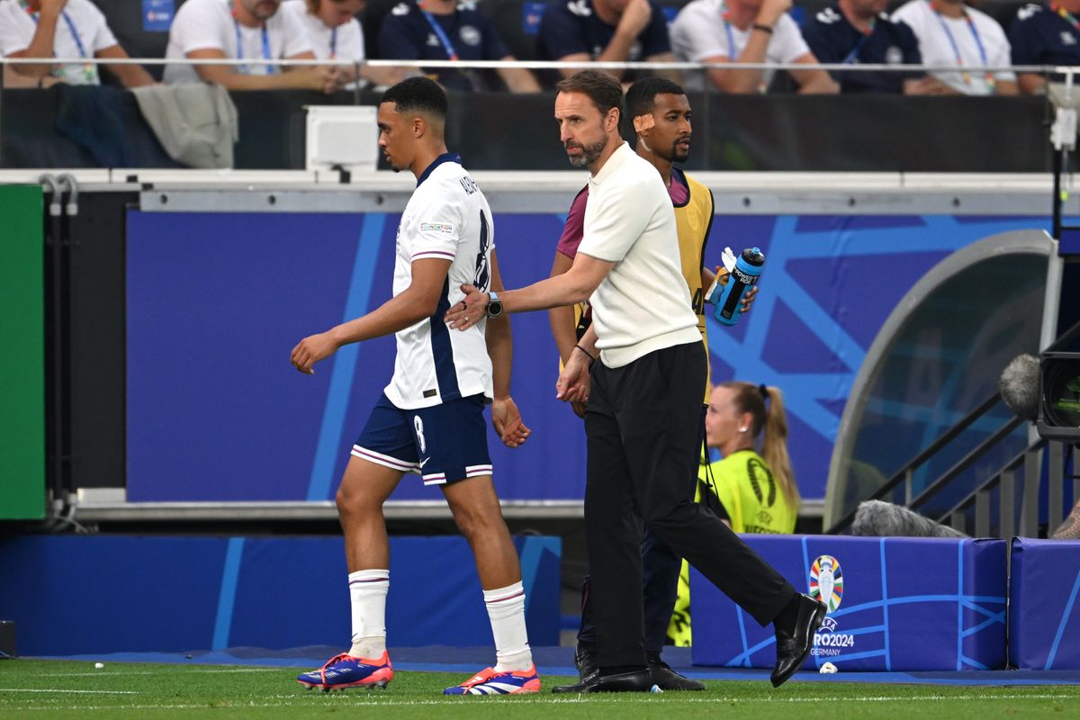 ‘He’s been hung out to dry’ Gary Lineker and Wayne Rooney agree on the England experiment that has gone wrong