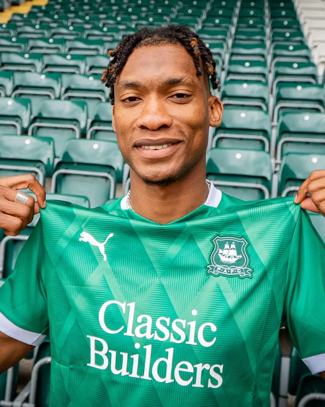 Transfer: Tijani completes loan move to Plymouth Argyle