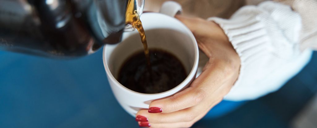 Some Coffee And Tea Drinkers Could Be Lowering Their Risk Of Dementia : ScienceAlert