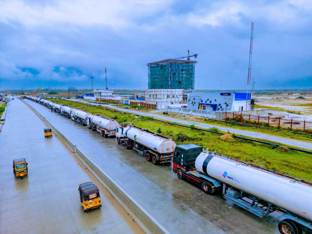 NNPC Deploys over 100 Tankers to Dangote Refinery after Final Deal to Lift Petrol – THISDAYLIVE