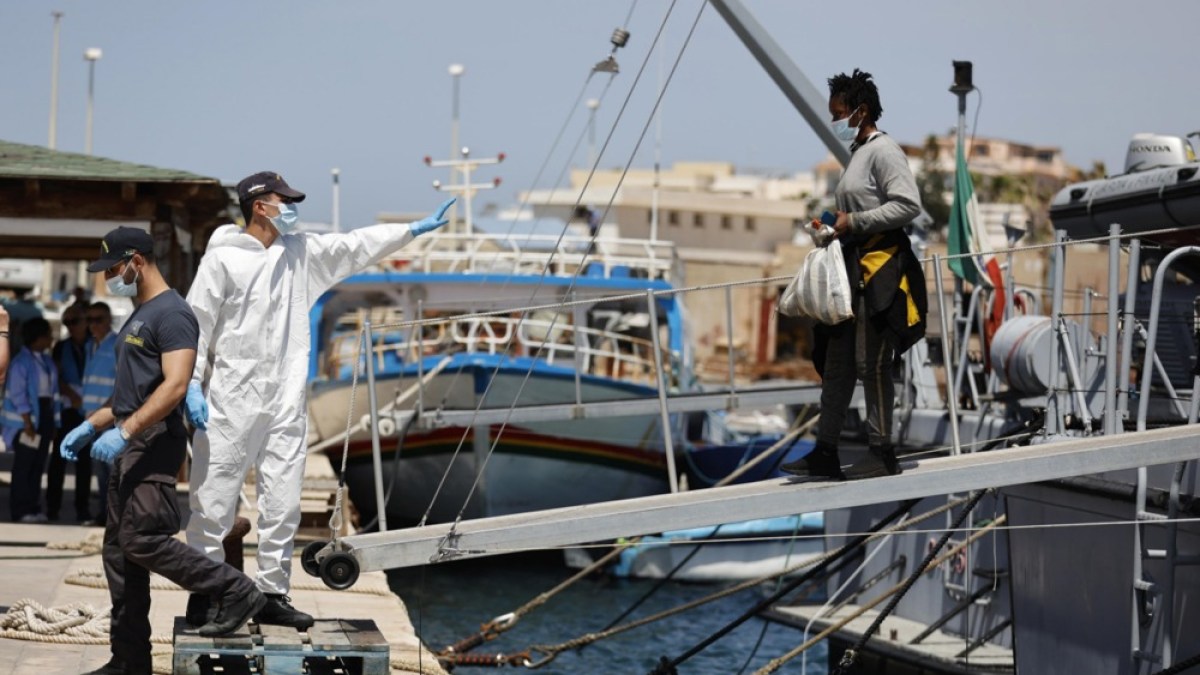 Bodies Of 16 Migrants Recovered Off Tunisia’s Eastern Coast