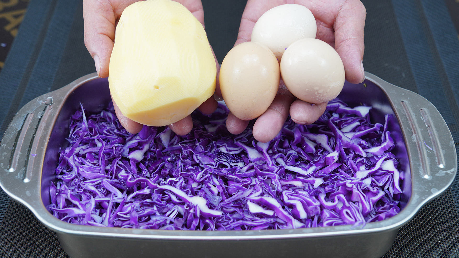 DELICIOUS Cabbage And Potato Recipe That’s BETTER Than Meat! [Video]