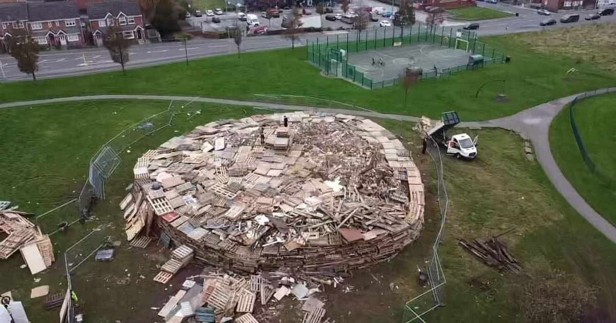 ‘Just like the good old days’ as massive bonfire ready for ‘thousands’ to watch