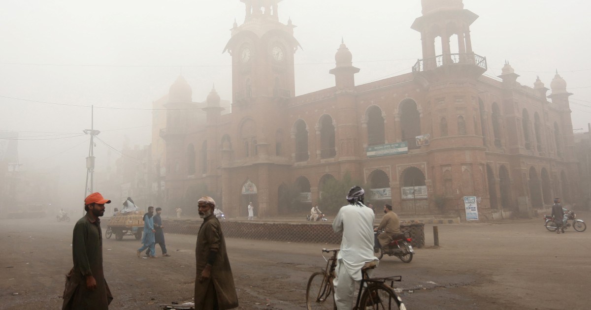 ‘Children Constantly Coughing ’: Pakistan’s Record Smog Forces People Home