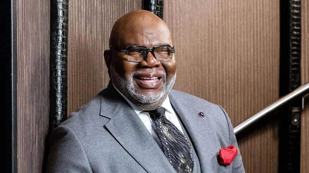 Bishop T.D. Jakes Suffers Health Scare After Sunday Sermon 