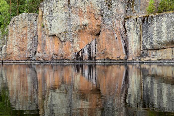 Stone Age Artists Found Cliffs That Made Their Elk Paintings Talk