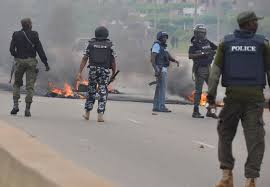 Security vehicle burnt as police operatives subdue gunmen in Anambra – Blueprint Newspapers Limited