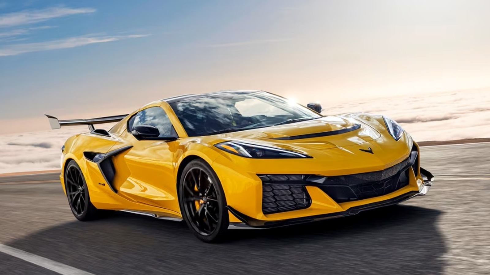 5 Of The Fastest V8-Powered Cars, Ranked By Top Speed