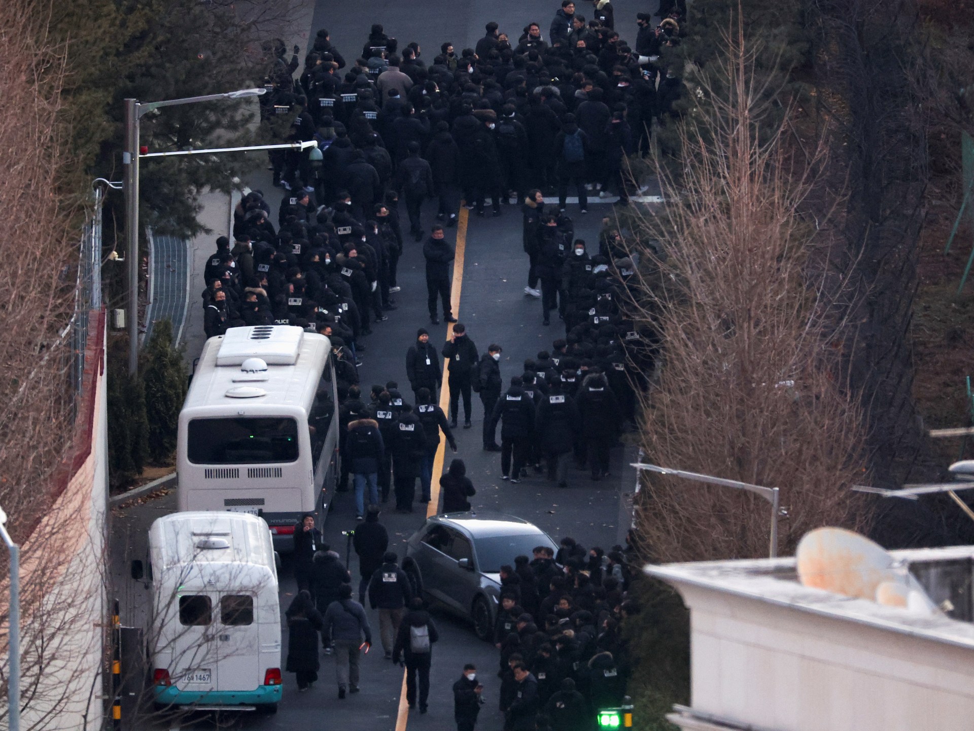 South Korean Investigators Enter President’s Home In Second Arrest Attempt