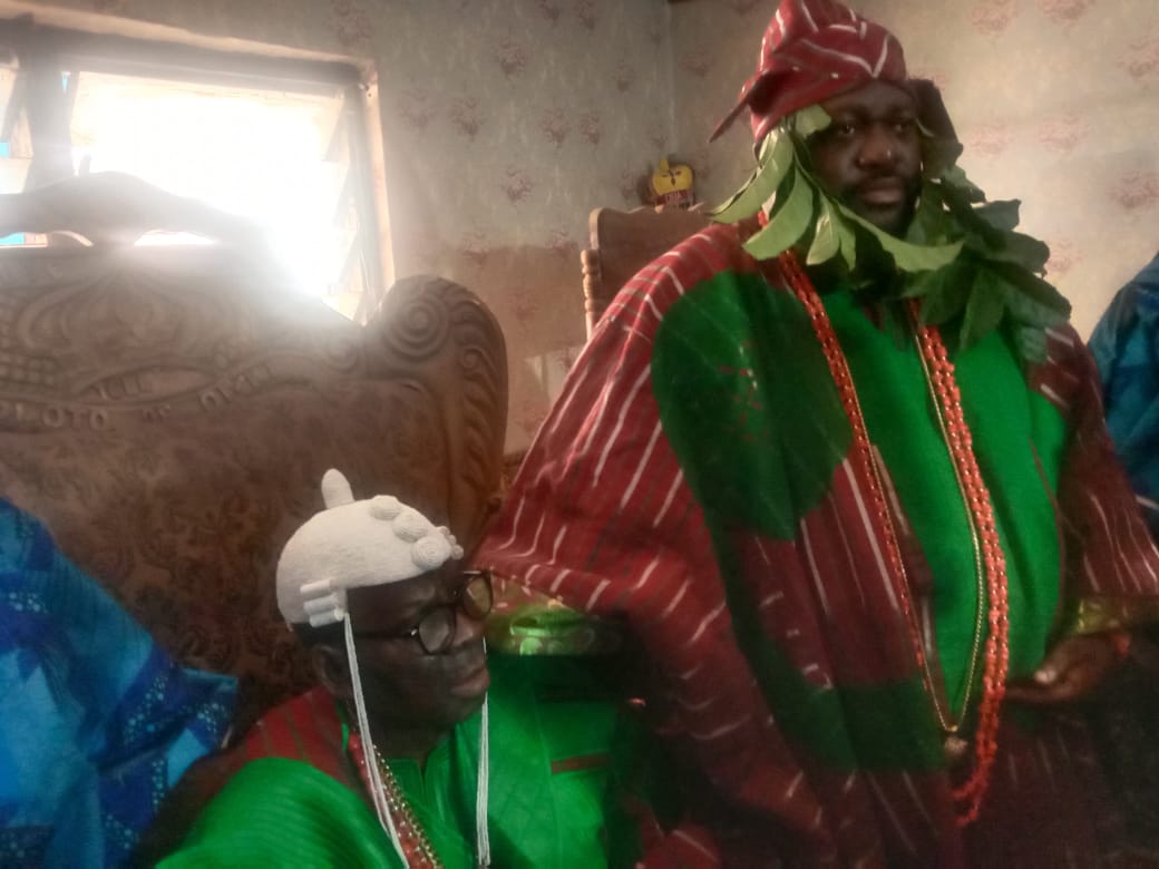 Ex-Oyo deputy gov leads dignitaries to Adekola’s installation as Otunba Mayegun of Ofikiland