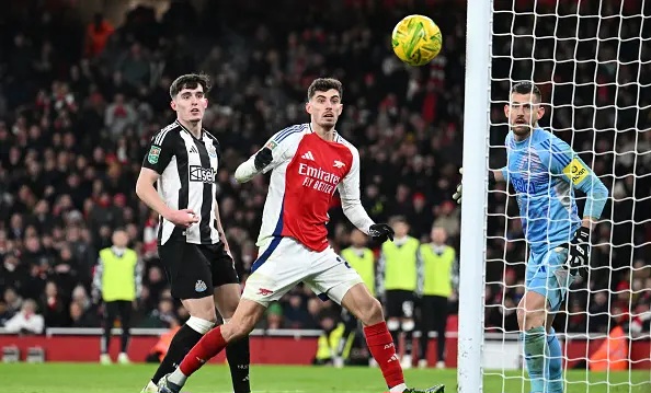 Newcastle take first-leg lead against Arsenal in Carabao Cup semi