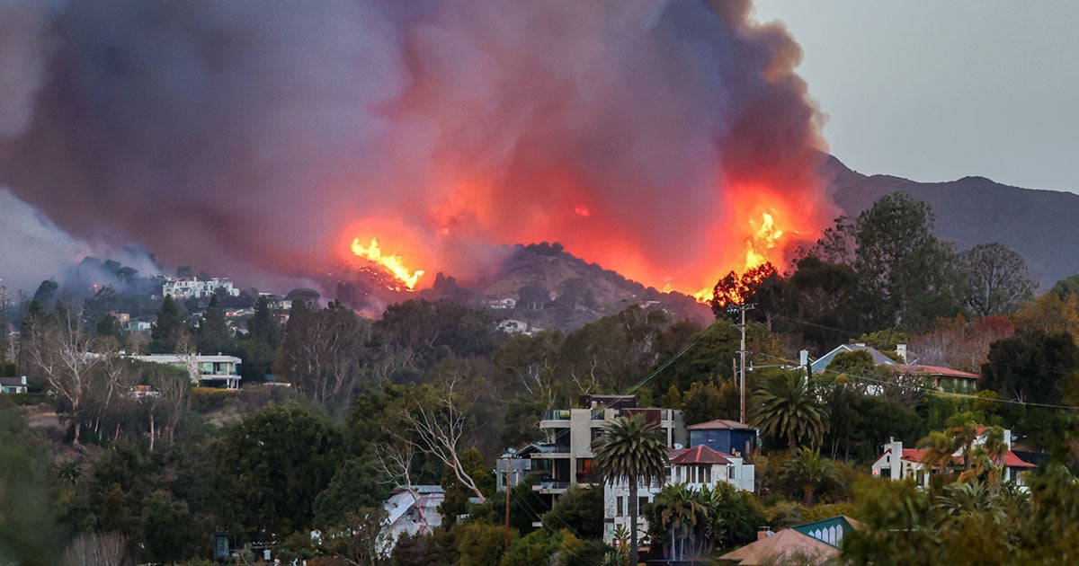 NASA’s Jet Propulsion Lab Evacuated as Los Angeles Burns