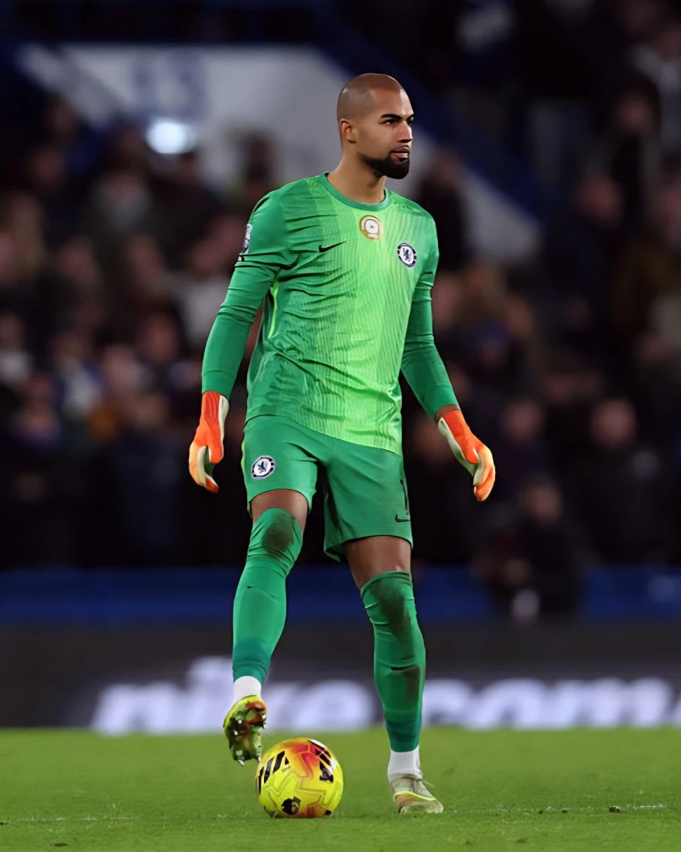 Chelsea goalkeeper confirmed further departures at Chelsea 1 Chelsea goalkeeper Robert Sanchez has seemingly confirmed further departures at