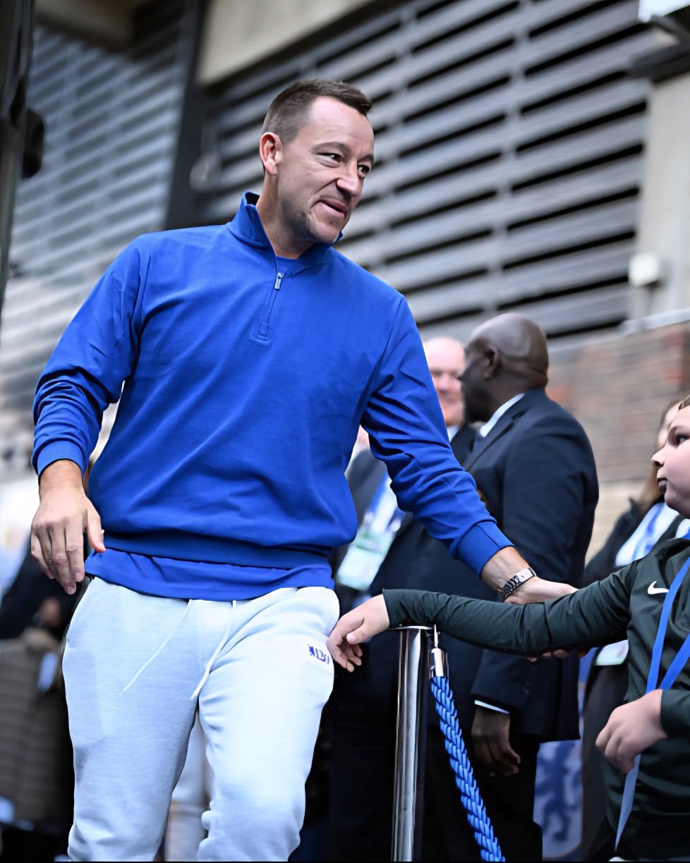 Chelsea legend John Terry was delighted to celebrate Arsenal’s 3–2 defeat to Manchester United 1 Chelsea legend John Terry was delighted to celebrate Arsenal’s 3–2 defeat to Man