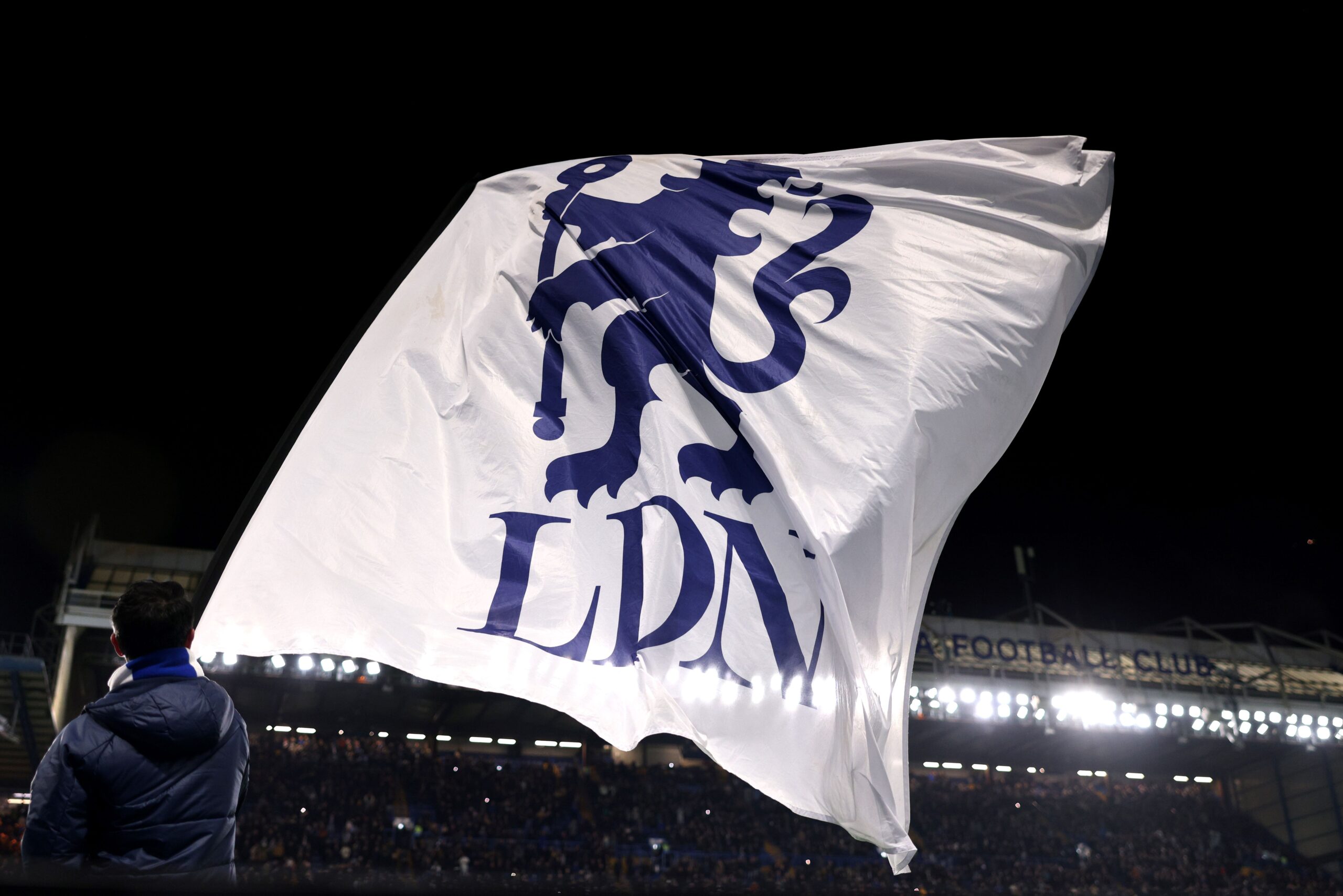 Report: Brazilian star says “yes” to Chelsea move, Aston Villa and Ajax also keen 1 A flag flies at Stamford Bridge.