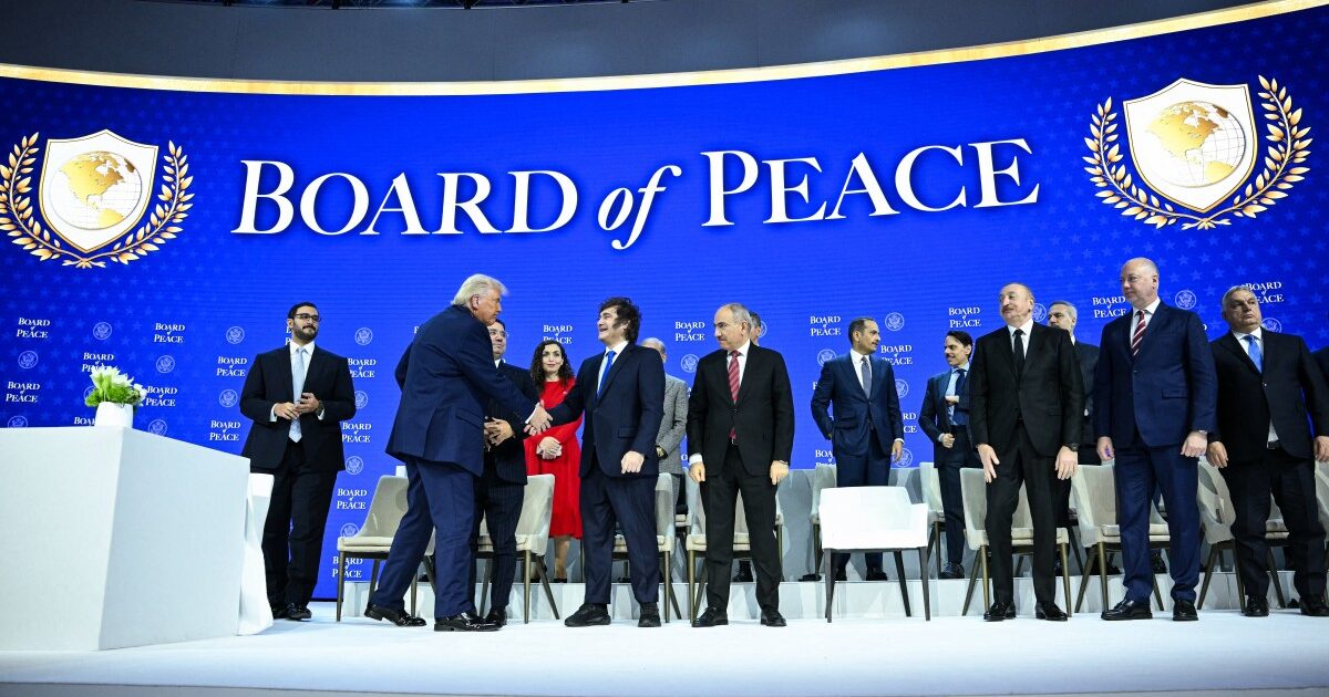 Trump Unveils Controversial 'Board of Peace' at Davos 1 Trump Unveils Controversial 'Board of Peace' at Davos