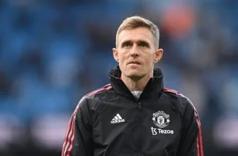 Fletcher makes one change to 4-2-3-1, Fernandes in & Yoro out