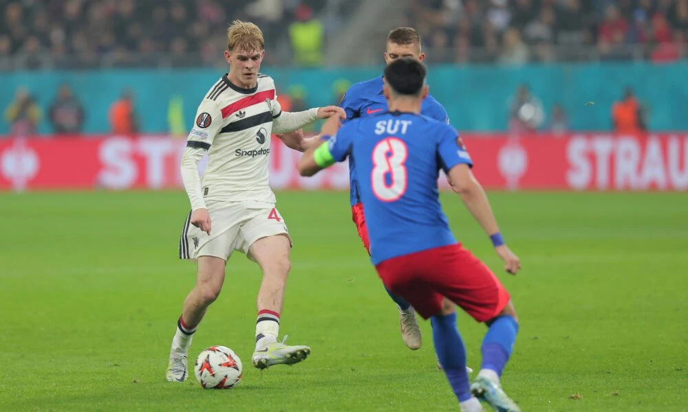 Hull City in talks with Man United over loan move for Toby Collyer