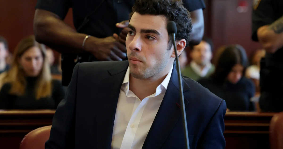 Luigi Mangione's lawyers seek to block death penalty in pivotal NYC federal court hearing