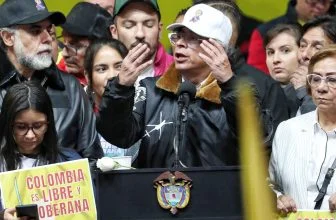 Trump invites Colombian president to White House after threatening his country with military strike : NPR