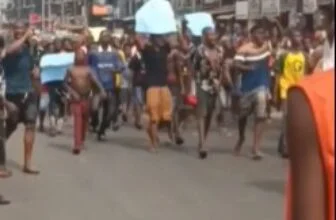 𝐕𝐈𝐃𝐄𝐎: 𝐓𝐫𝐚𝐝𝐞𝐫𝐬 𝐏𝐫𝐨𝐭𝐞𝐬𝐭 𝐒𝐨𝐥𝐮𝐝𝐨'𝐬 𝐎𝐧𝐞-𝐖𝐞𝐞𝐤 𝐂𝐥𝐨𝐬𝐮𝐫𝐞 𝐎𝐟 𝐎𝐧𝐢𝐭𝐬𝐡𝐚 𝐌𝐚𝐫𝐤𝐞𝐭