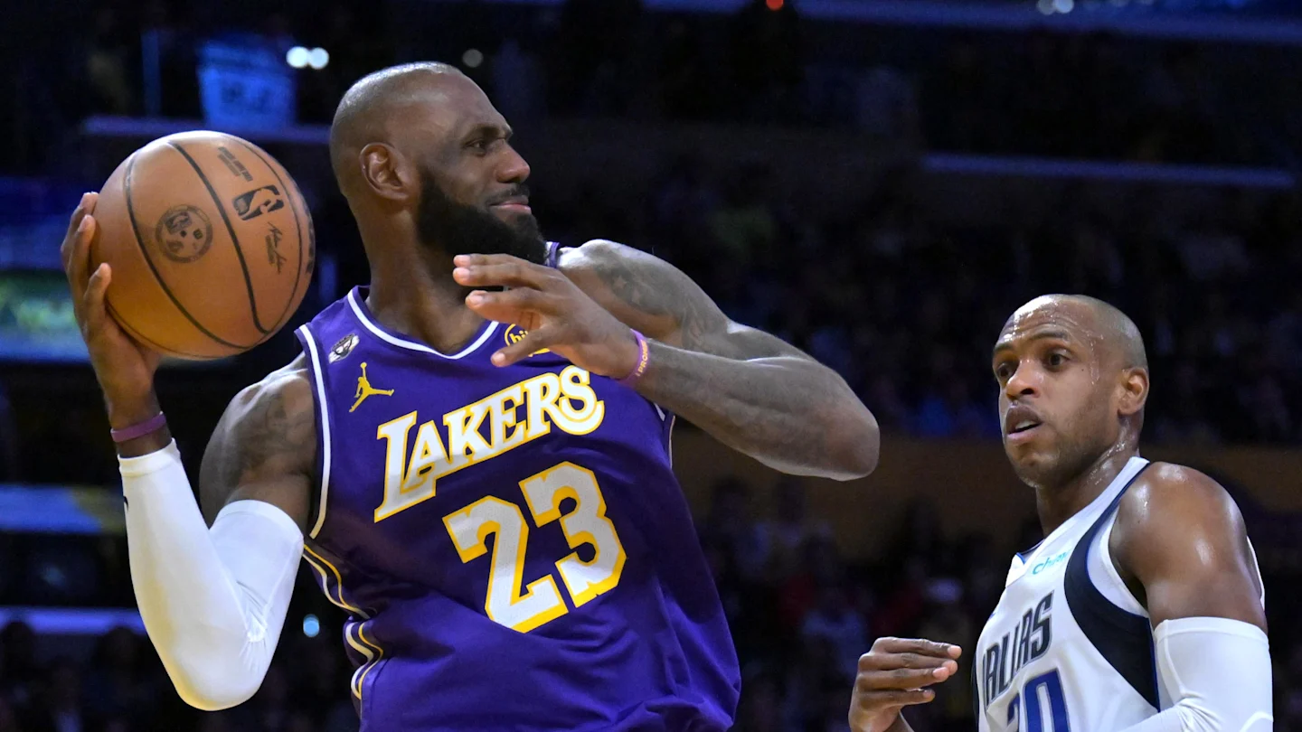 3 Overreactions as Mavericks Lose 9th Straight, Lakers' LeBron James Drops Triple-Double