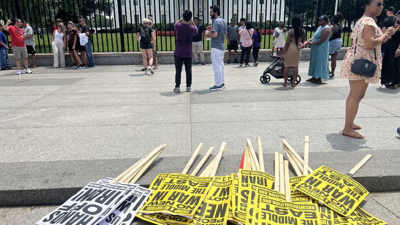 Anti-US protests mobilize as Trump announces military operations against Iran 4 Anti-US protests mobilize as Trump announces military operations against Iran