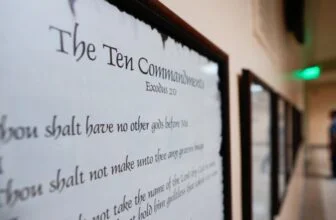 Court clears way for Louisiana law requiring Ten Commandments in classrooms to take effect : NPR