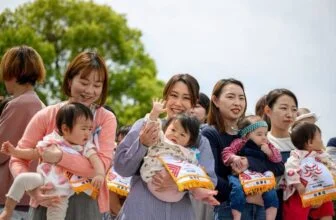 Japan birth rate falls for 10th consecutive year