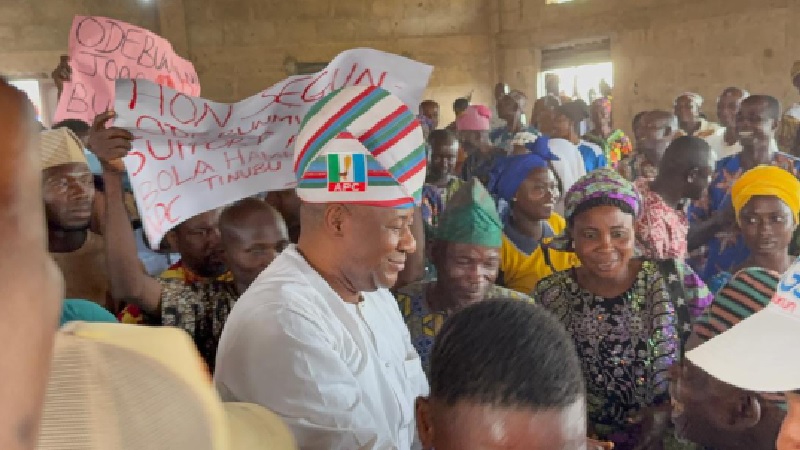 • Odebunmi engaging constituents at Surulere council, Iresaapa, at the launch