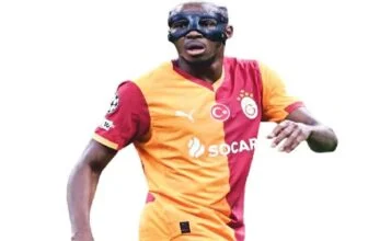 Osimhen undergoes scan on arm injury