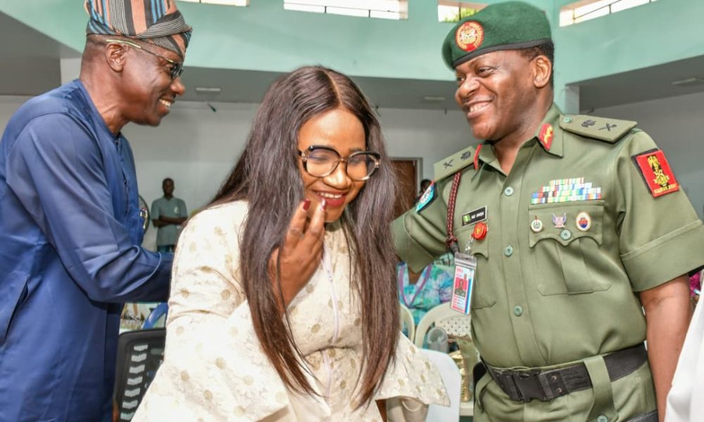 Easter: Defence Chief urges journalists to promote truth, national unity