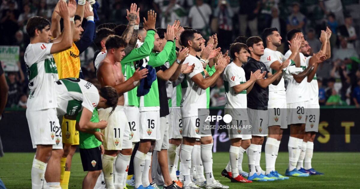 Elche extend Atletico Madrid's loss streak in La Liga win