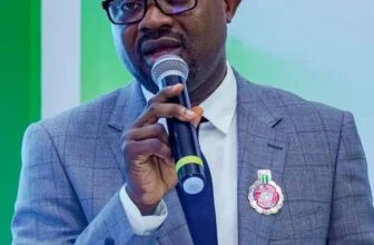 FG orders withdrawal of passports from Nigerians who renounce citizenship