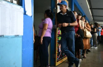 Peru election extended for second day after ballot delivery failure