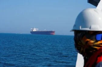 Trump says U.S. will continue blockade after Iran says Strait of Hormuz "completely open"