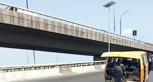 FG Hands Over Construction Of Carter Bridge Project To CCECC • Channels Television