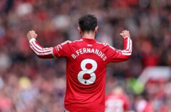 Gary Neville names one Man United player who ‘deserves’ the iconic number seven shirt