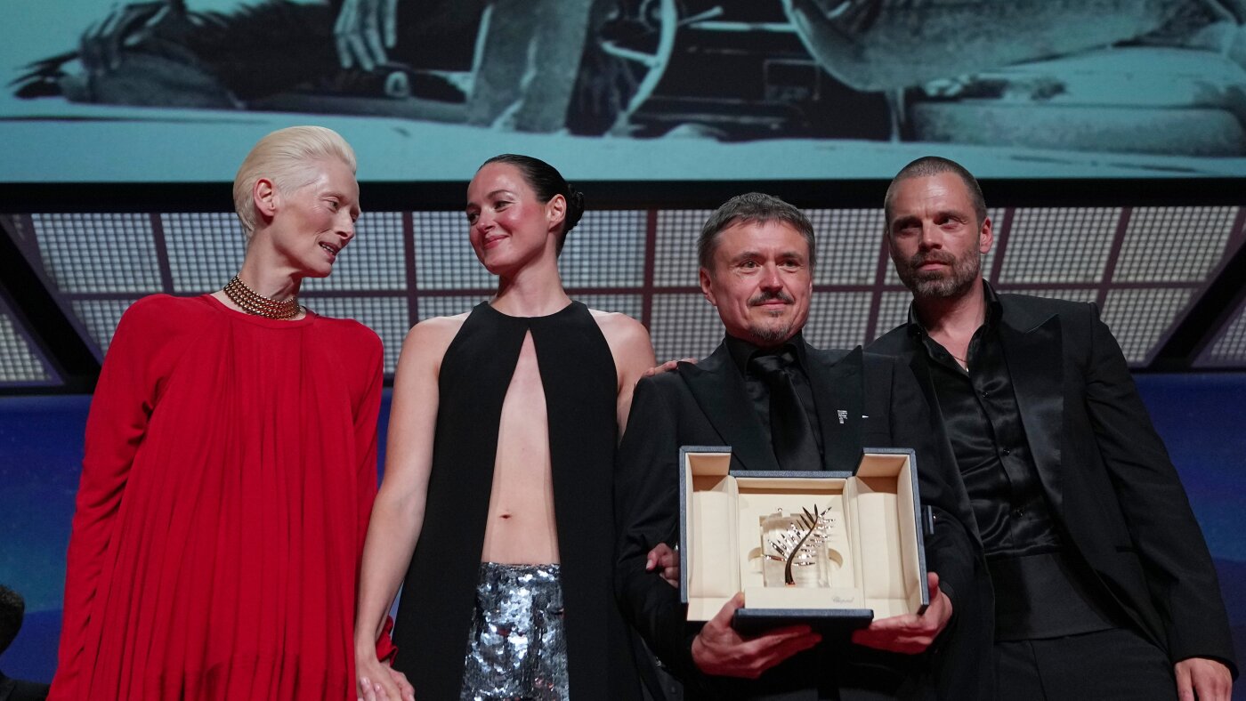 Romanian director Mungiu’s ‘Fjord’ wins top prize at Cannes : NPR 2 Romanian director Mungiu’s ‘Fjord’ wins top prize at Cannes : NPR