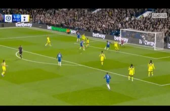 Chelsea score their second goal against Tottenham.