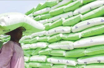 Federal Govt Distributes Free Fertiliser To 20,160 South-West Farmers