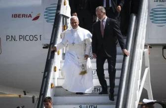 Pope’s Plane in Spain Delayed by Technical Glitch