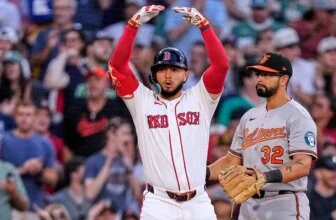 Boston Red Sox 15-game winning streak finally comes to an end, one short of setting franchise record