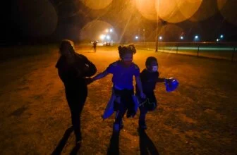 Children face higher threat of US deportation as legal support deal expires | Donald Trump News