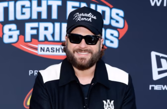 Country music star shares new look after 70lb weight loss journey