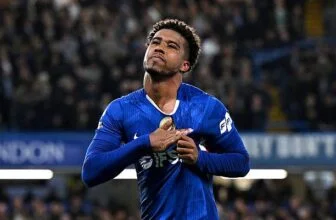 Manchester United should make move for Chelsea midfielder Andrey Santos