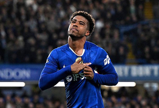 Manchester United should make move for Chelsea midfielder Andrey Santos