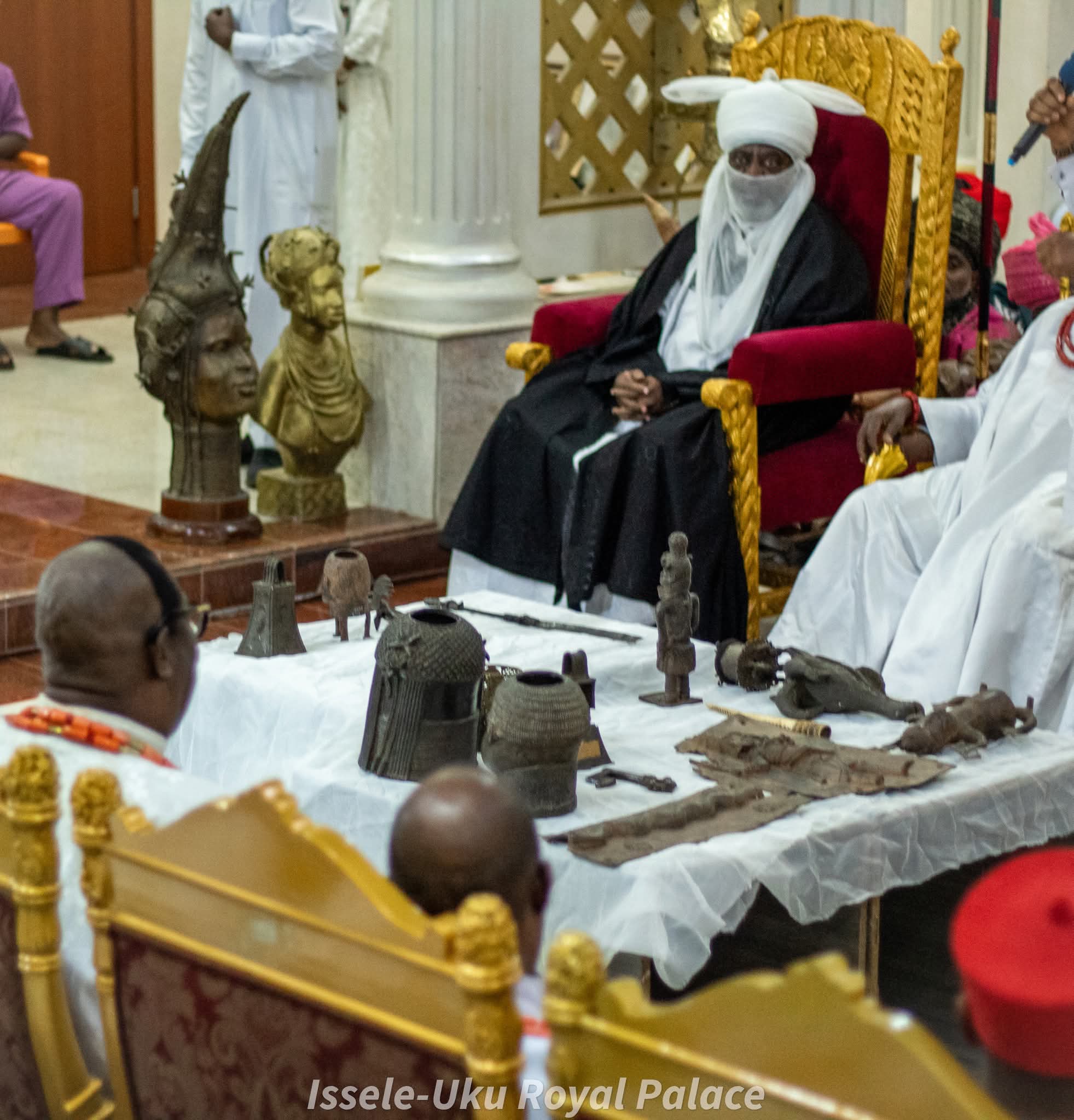 Oba of Benin receives 18 artefacts from Switzerland, urges Germany to honour pact 1 Oba of Benin receives 18 artefacts from Switzerland, urges Germany to honour pact
